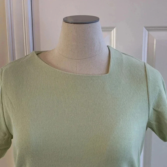 Orvis Womens Size Large Short Sleeve Light Green Ribbed Asymmetric Neck T-shirt - Picture 3 of 6